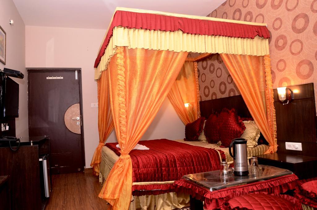 Hotel Kartikey Jaipur Buitenkant foto